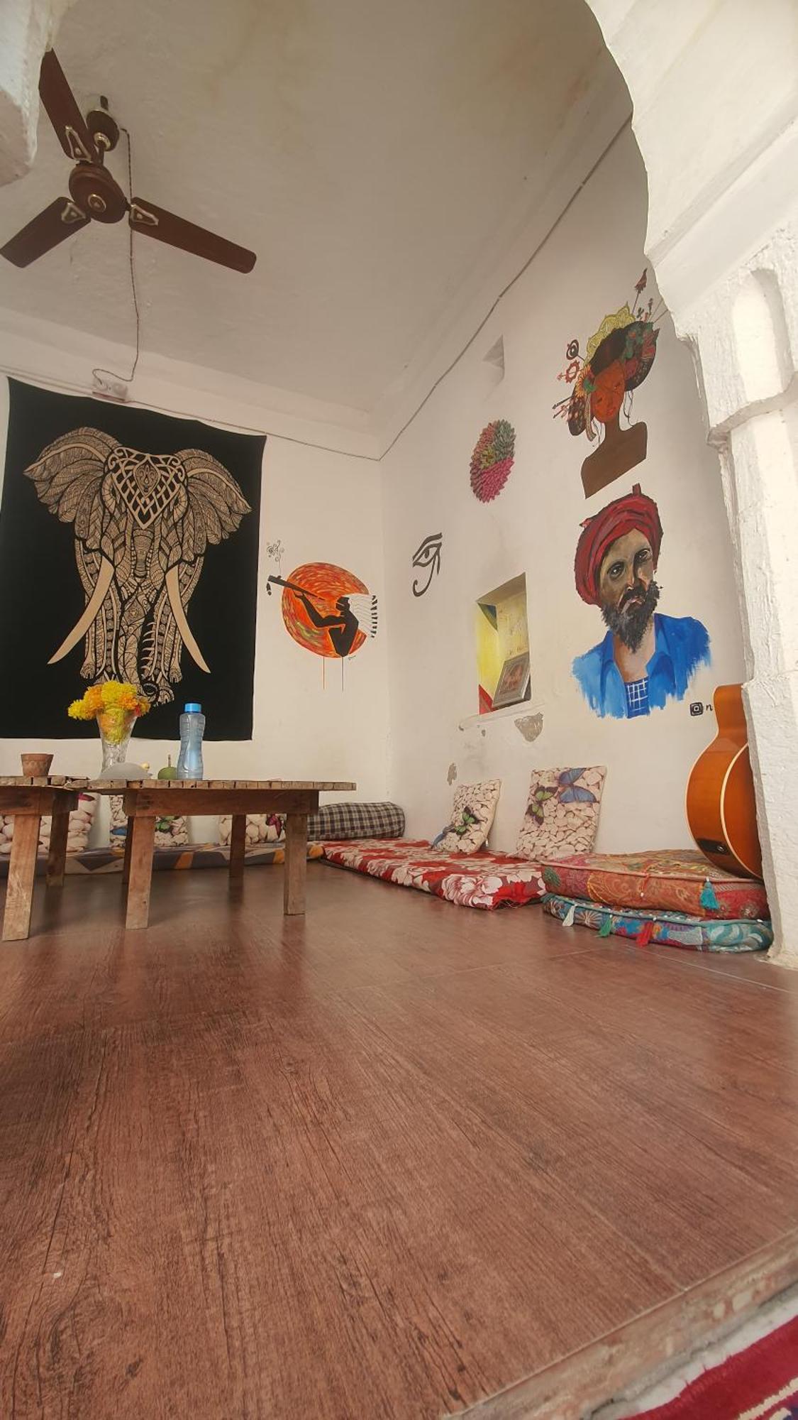 Anand Hostel بوشكار المظهر الخارجي الصورة