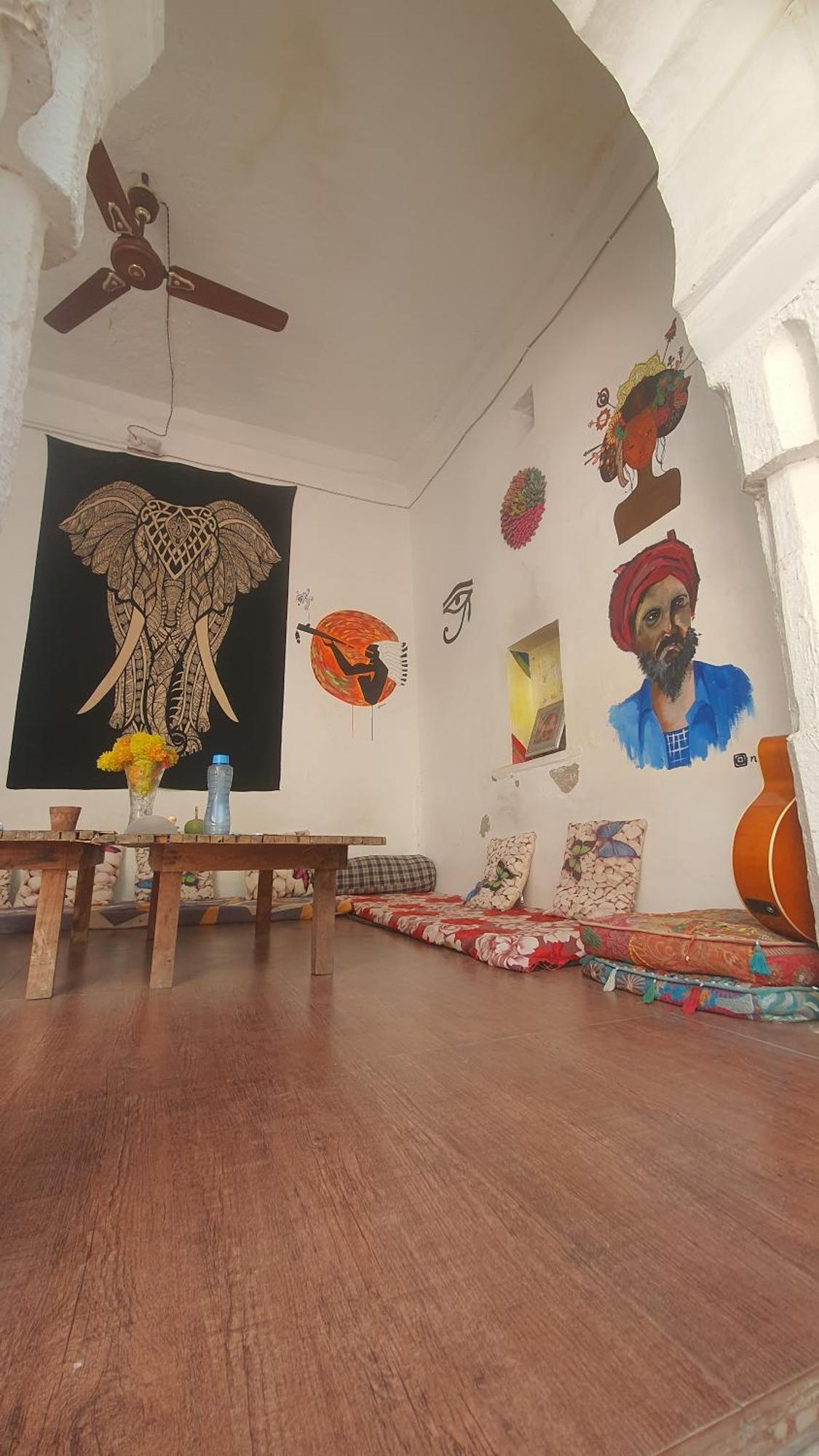 Anand Hostel بوشكار المظهر الخارجي الصورة