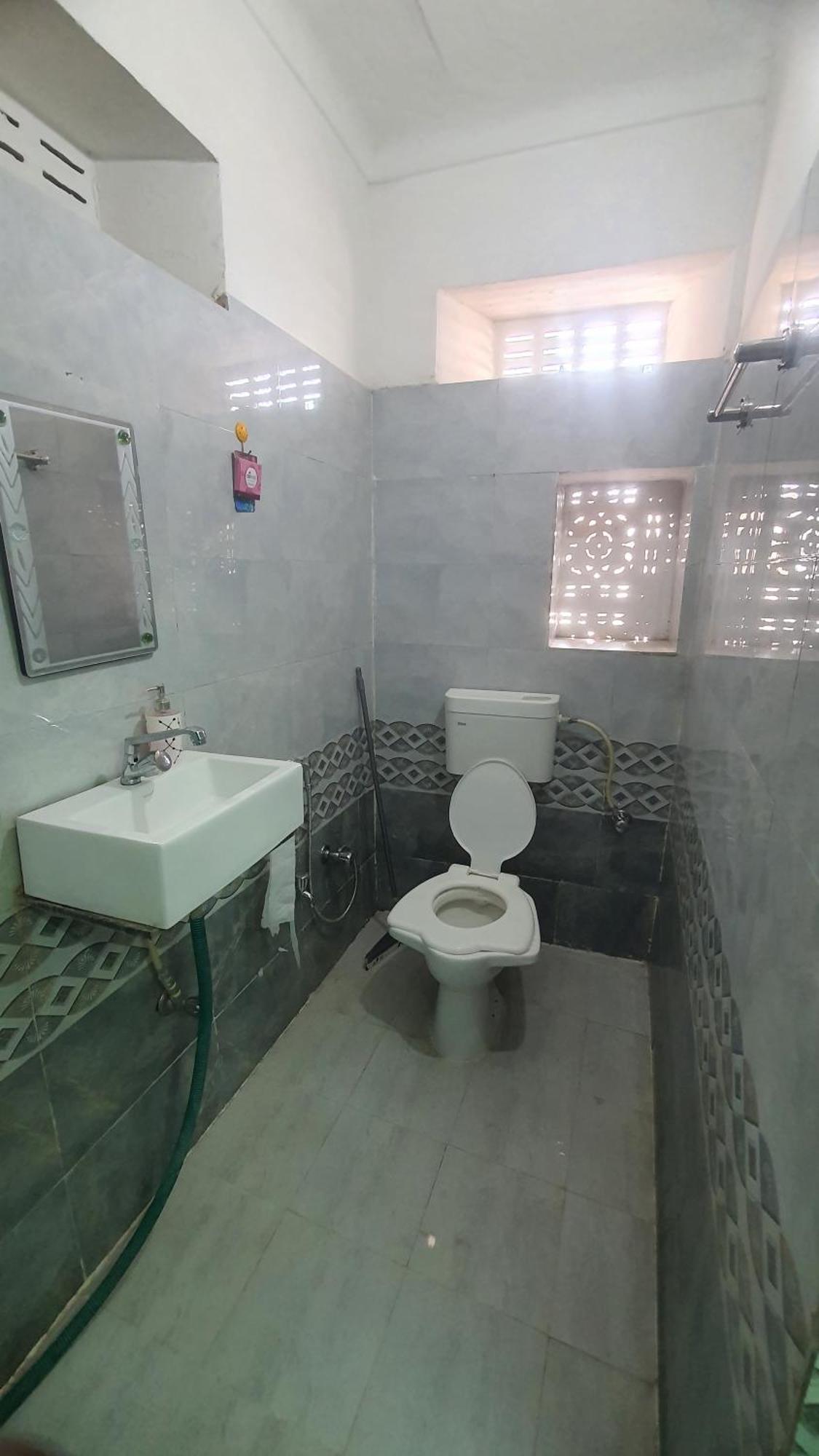 Anand Hostel بوشكار المظهر الخارجي الصورة
